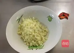 Minced garlic Illustration of how to make crayfish 4