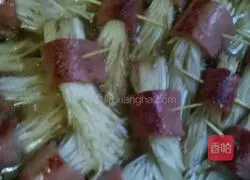 Illustration of how to make bacon enoki mushrooms 11