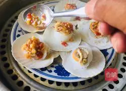 Illustration of how to make steamed scallops with garlic vermicelli 8