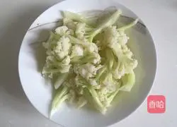 Illustration of how to make stir-fried organic cauliflower 3