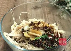 Illustration of Spicy Shredded Chicken 14