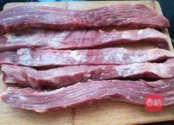 Illustration of homemade beef jerky 5