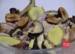 Illustration of how to make nutritious and delicious home-cooked steamed chicken with mushrooms 5
