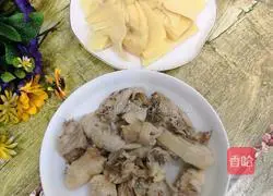 Changzhou Illustration of how to make braised chicken with winter bamboo shoots 1