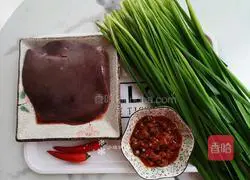 Illustration of how to make stir-fried pork liver with leeks 1