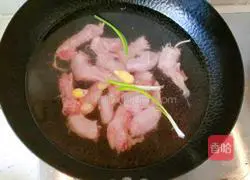 Illustration of how to make braised chicken neck that is both a snack and a meal 2