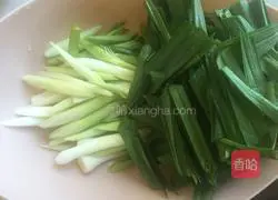Illustration of how to make fried pork with green garlic 3