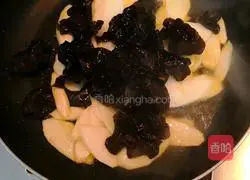 Changzhou fungus and yam recipe 4