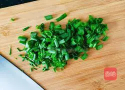 Illustration of how to make scrambled eggs with razor clams 3