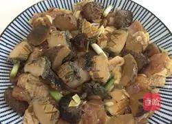 Illustration of how to make steamed chicken with mushrooms and abalone 10