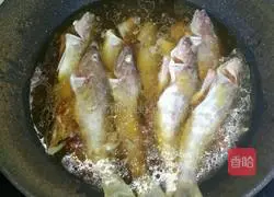 Yellow croaker braised tofu recipe illustration 3