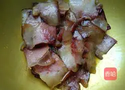 Illustration of how to cook bacon stewed rice in a lazy rice cooker 9