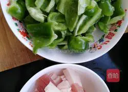 Green pepper Illustration of how to make shredded pork 1