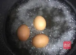 Potatoes in wings Illustration of how to cook eggs 3