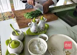 Illustration of how to make whitebait fried leeks 4