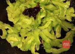 Bitter Melon Scrambled Egg Recipe Illustration 5