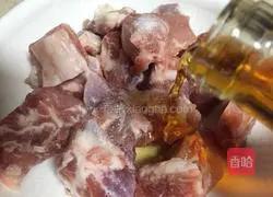 Illustration of how to make glutinous millet steamed pork ribs 7