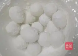 Illustration of how to make stir-fried meatballs with king oyster mushrooms and quail eggs 5