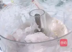 Illustration of how to make fresh squid balls for baby food supplement 4