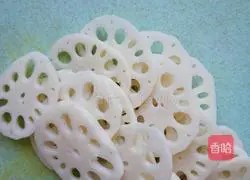 Illustration of how to make steamed lotus root clips 4