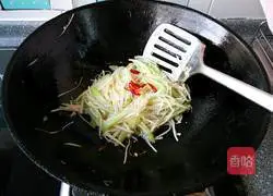 Illustration of making sweet and sour potato shreds 7