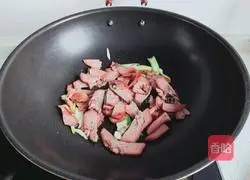 Illustration of how to make fried pork tongue with chili pepper 5