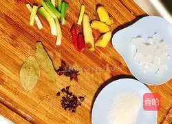 Illustration of how to make fried tofu and braised pork 2