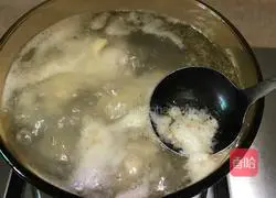 Illustration of how to make crispy fried chicken legs 4