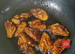 Illustration of how to make braised chicken wings 3