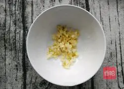 Illustration of how to make fried chive flowers with shrimps 9