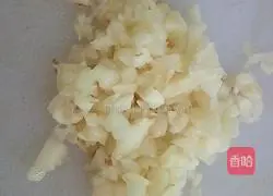 Illustration of how to stir-fry minced meat with bean sprouts 5