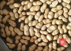 Illustration of how to cook peanuts with five spices 1
