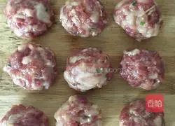 Illustration of how to make thin meat dumplings 4