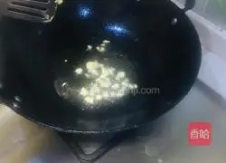 Illustration of how to stir-fry three delicacies 6