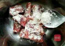 Illustration of how to make fried pork ribs 2