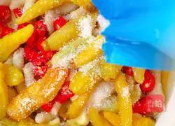 Illustration of how to make pickled pepper and chicken feet 15