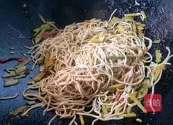 Illustration of how to make fried pumpkin noodles 11