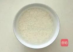 Illustration of how to make mushroom, glutinous rice and pearl meatballs 1