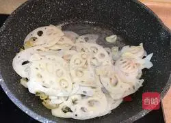 Illustration of how to make fat fried lotus root 8