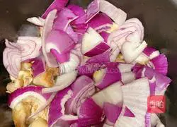 Illustration of how to make curry chicken rice 4