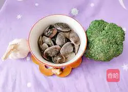Illustration of how to make fried clams and broccoli 1