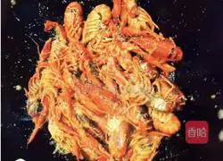 Illustration of how to make garlic crayfish 5