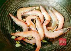 Illustration of how to make fried shrimps with broccoli 9