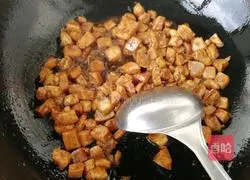 Illustration of how to make fried pasta 9