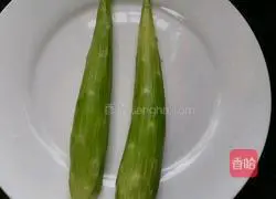 Illustration of how to make scrambled eggs with lettuce 2