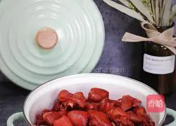 Illustration of braised pig trotters with red fermented rice 16