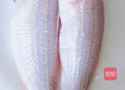 Illustration of how to make pan-fried golden thread fish 1