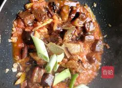 Illustration of how to stew beef brisket with tomatoes and potatoes 11