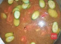 Illustration of how to make tomato, cucumber and egg noodles 6