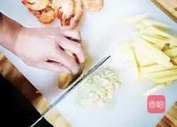 Cantonese style potato-based shrimp recipe 3